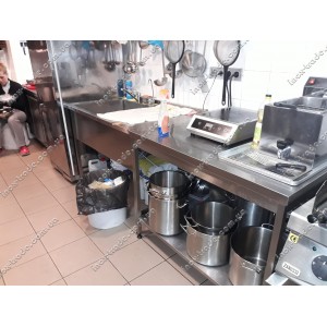 Стол разделочный с бортом и полкой (600х600х850)